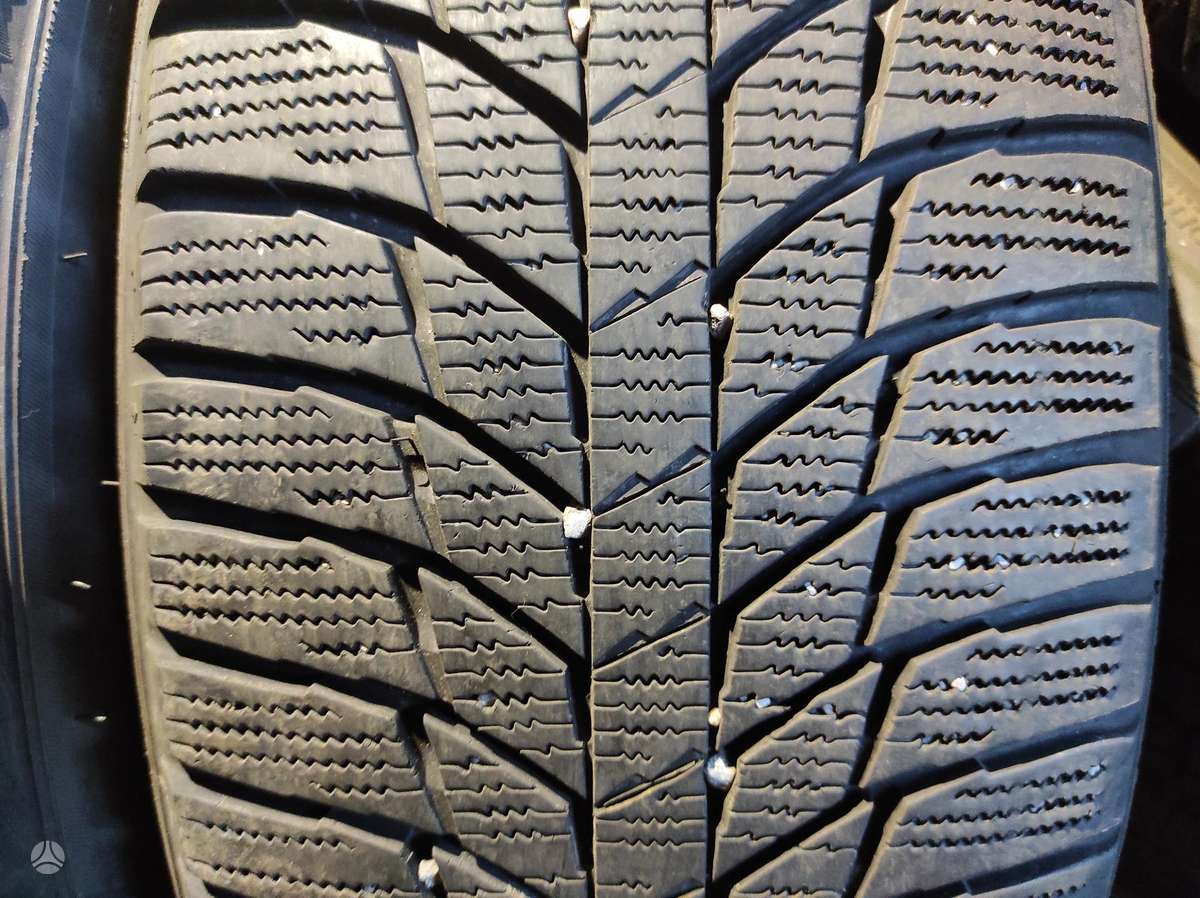 Semperit UniversaliosZiemines, žieminės 235/60 R18