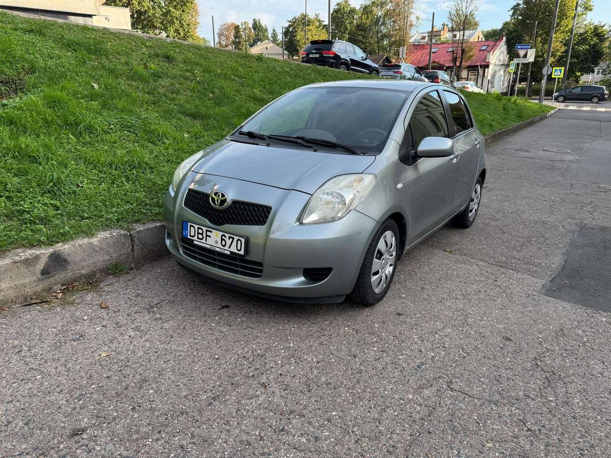 Toyota Yaris - 1