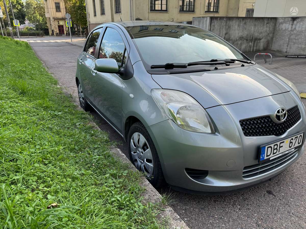 Toyota Yaris - 2