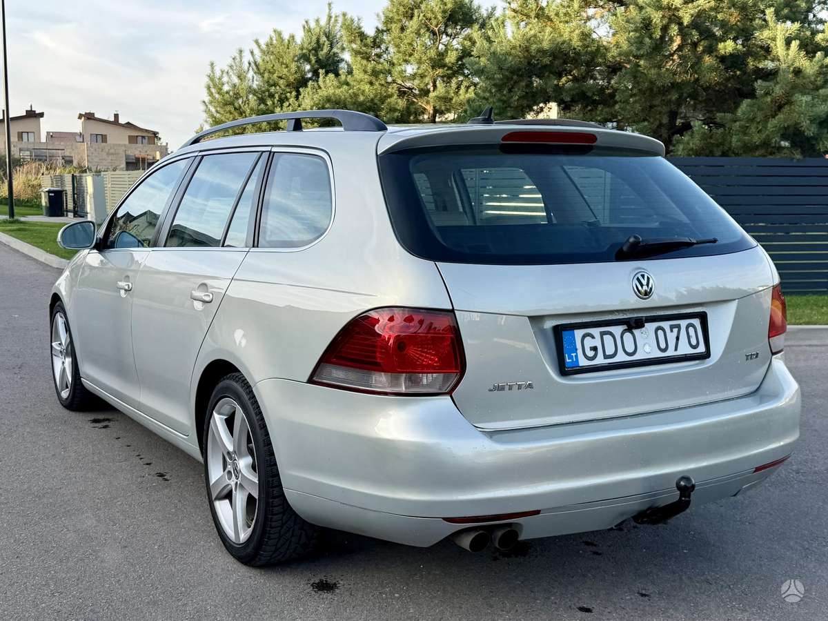 Volkswagen Golf - 3