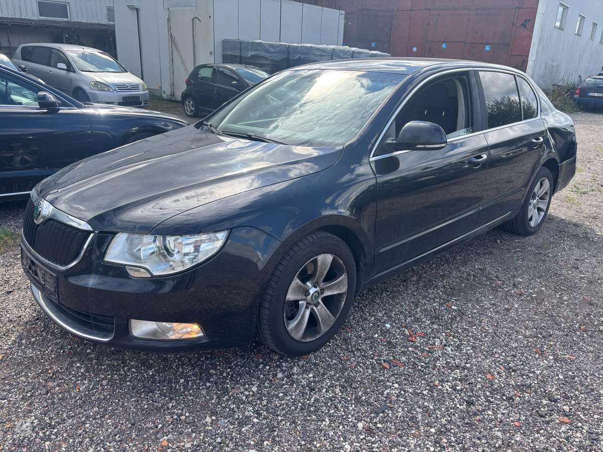Skoda Superb 37068366700