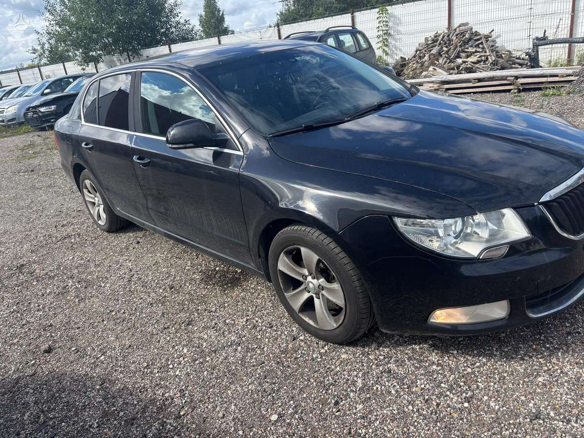 Skoda Superb 37068366700