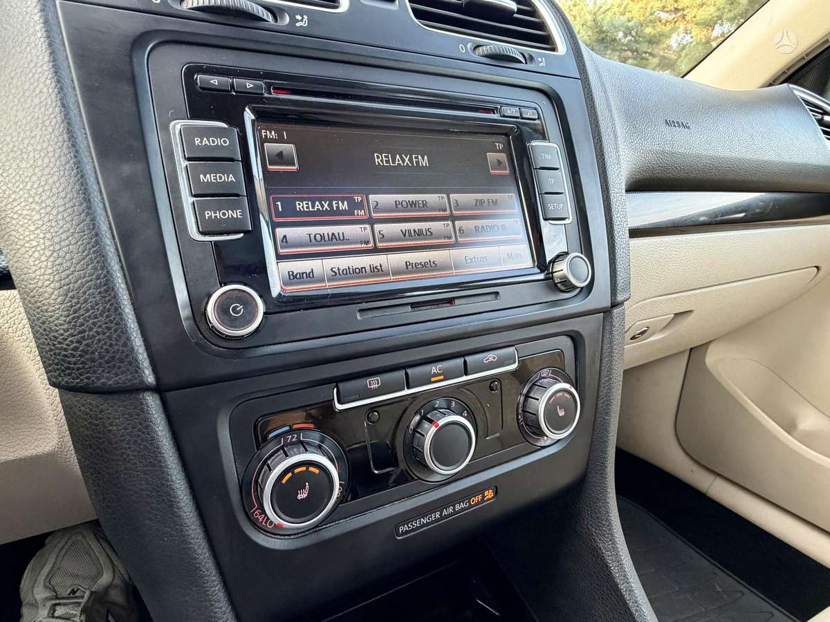Volkswagen Golf - 11