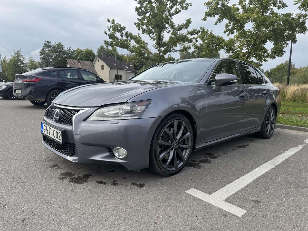 Lexus GS 300h - 1