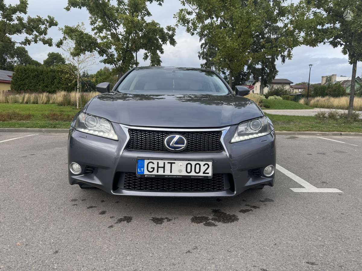 Lexus GS 300h - 3
