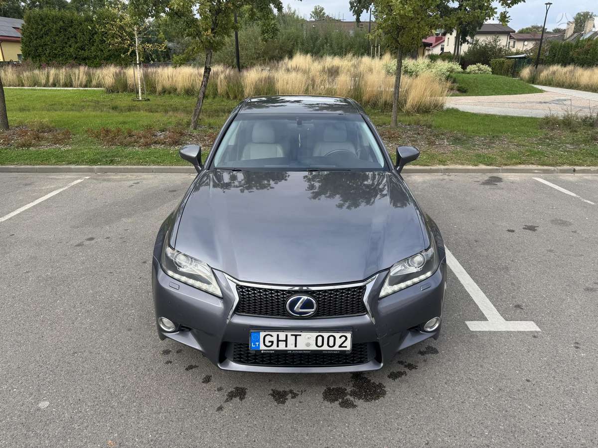 Lexus GS 300h - 4