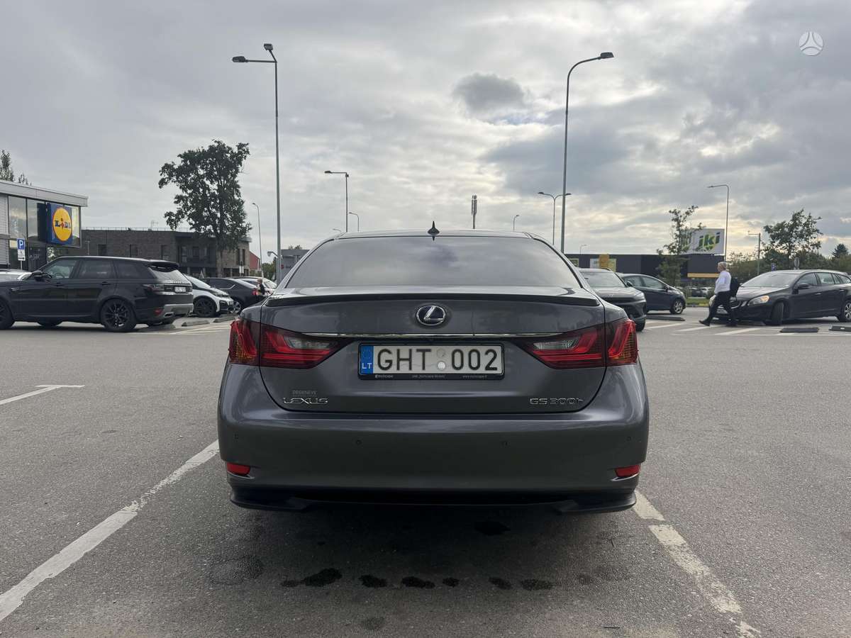 Lexus GS 300h - 5