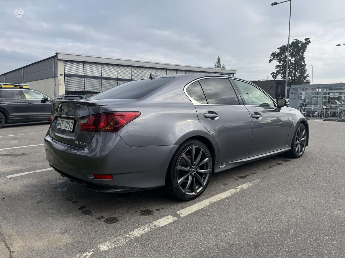 Lexus GS 300h - 6