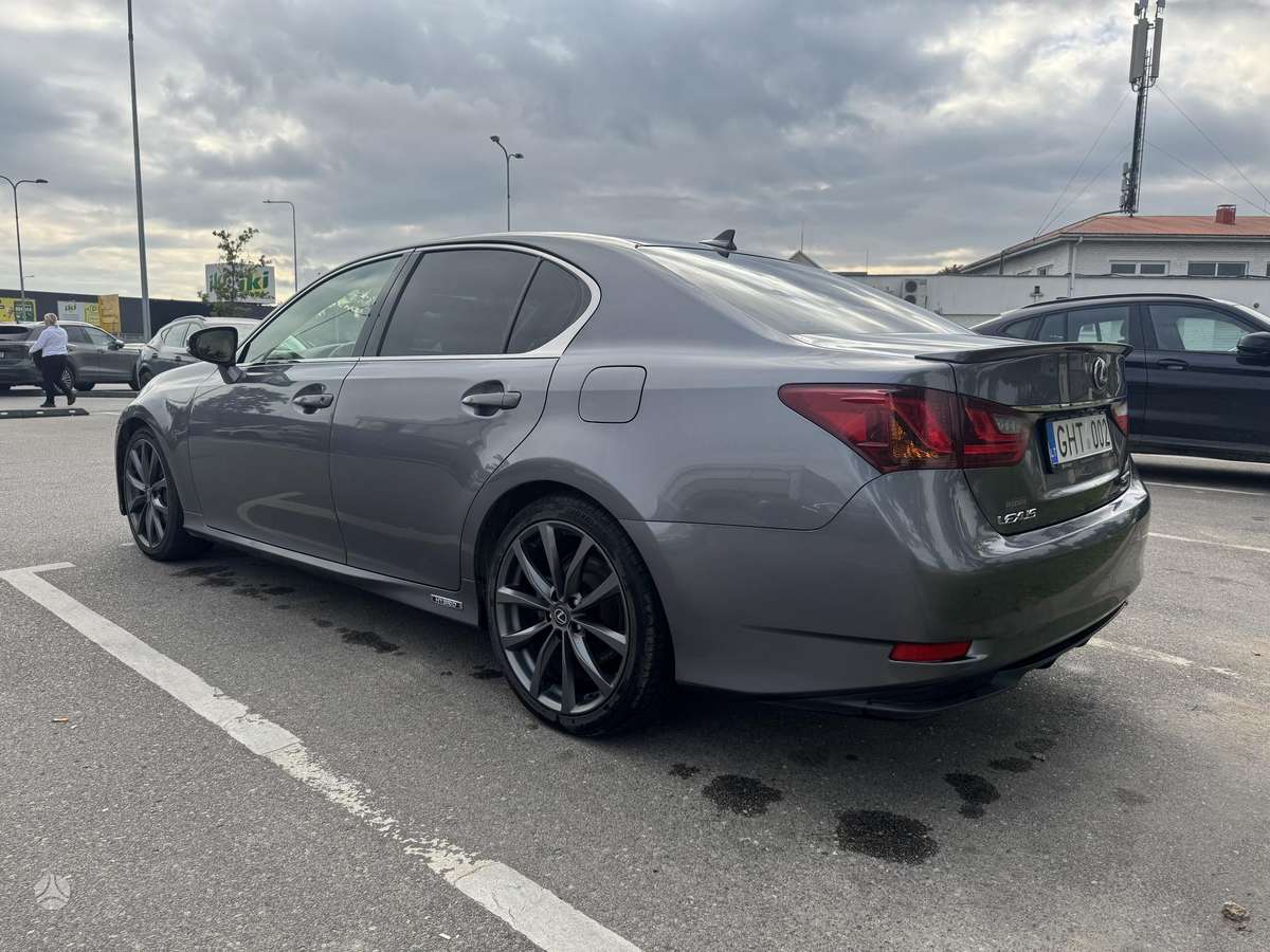 Lexus GS 300h - 7
