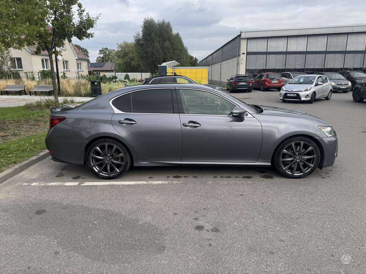 Lexus GS 300h - 8