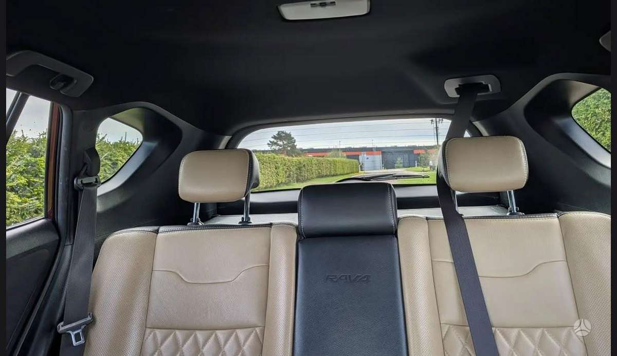 Toyota RAV4 - 12