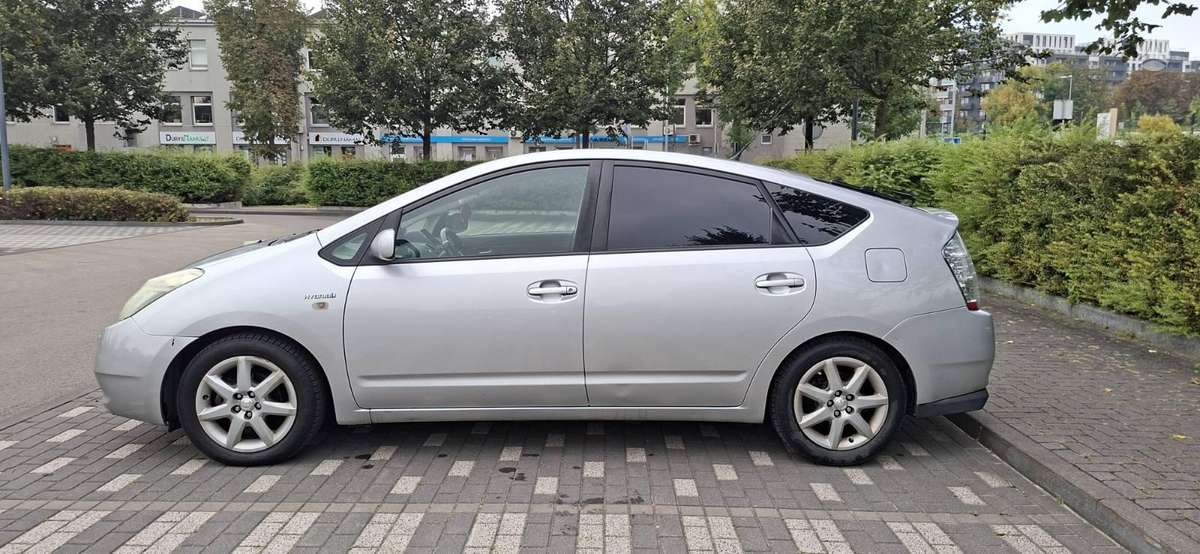 Toyota Prius - 1