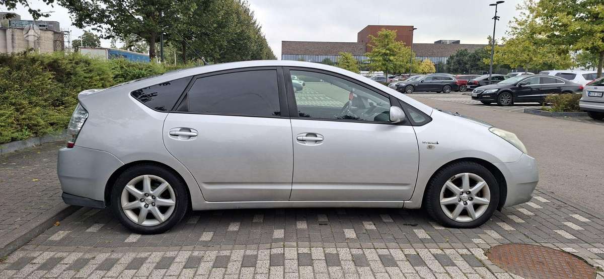 Toyota Prius - 2