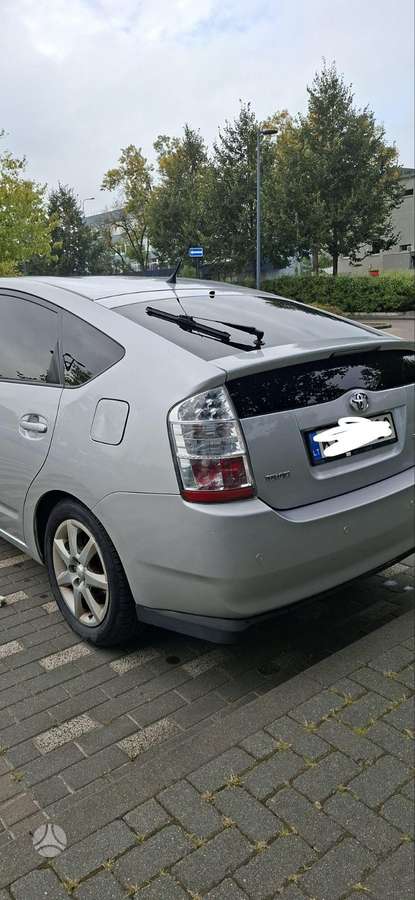 Toyota Prius - 3