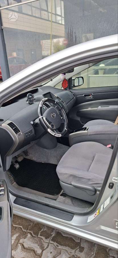 Toyota Prius - 10