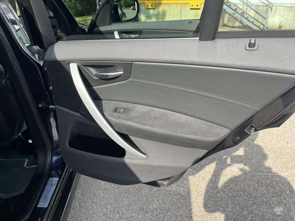 BMW X3, off-road / crossover