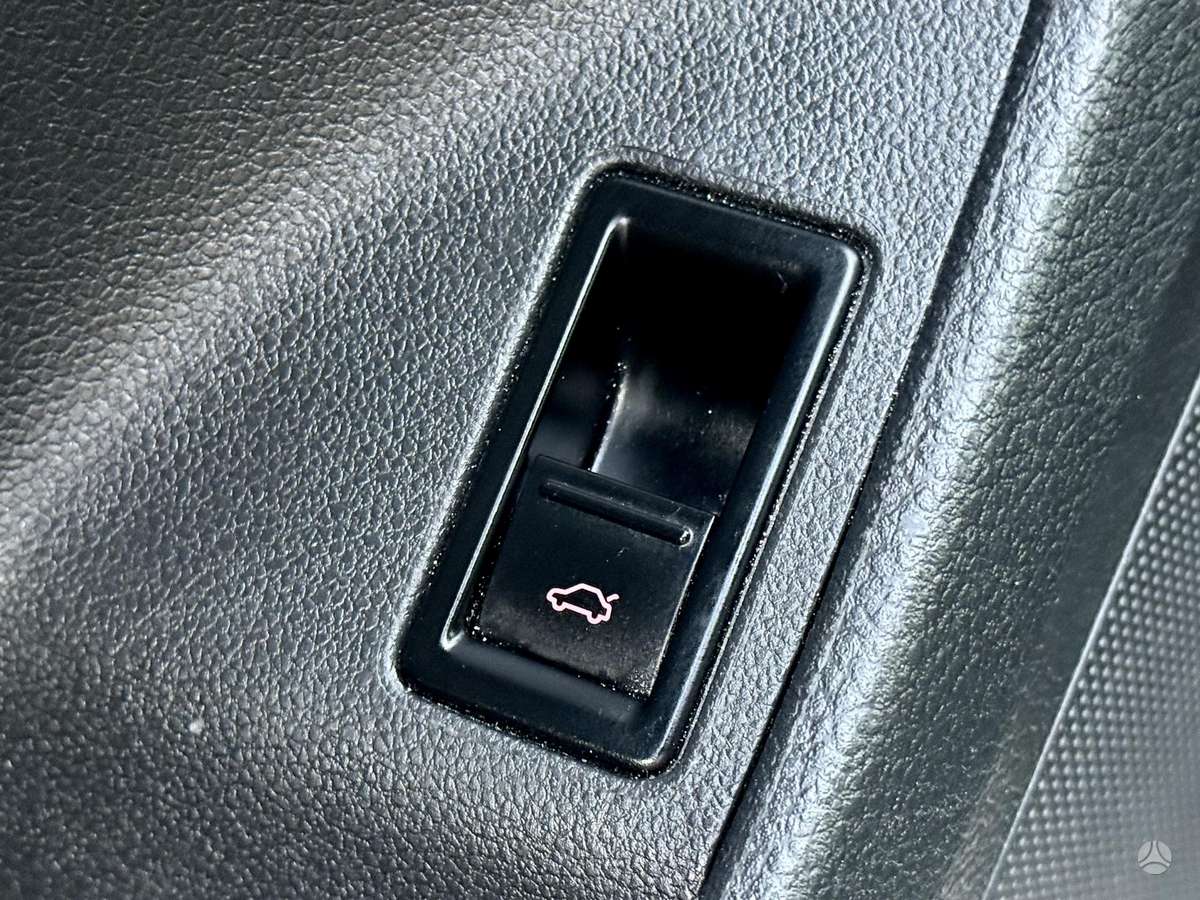Volkswagen Jetta - 11