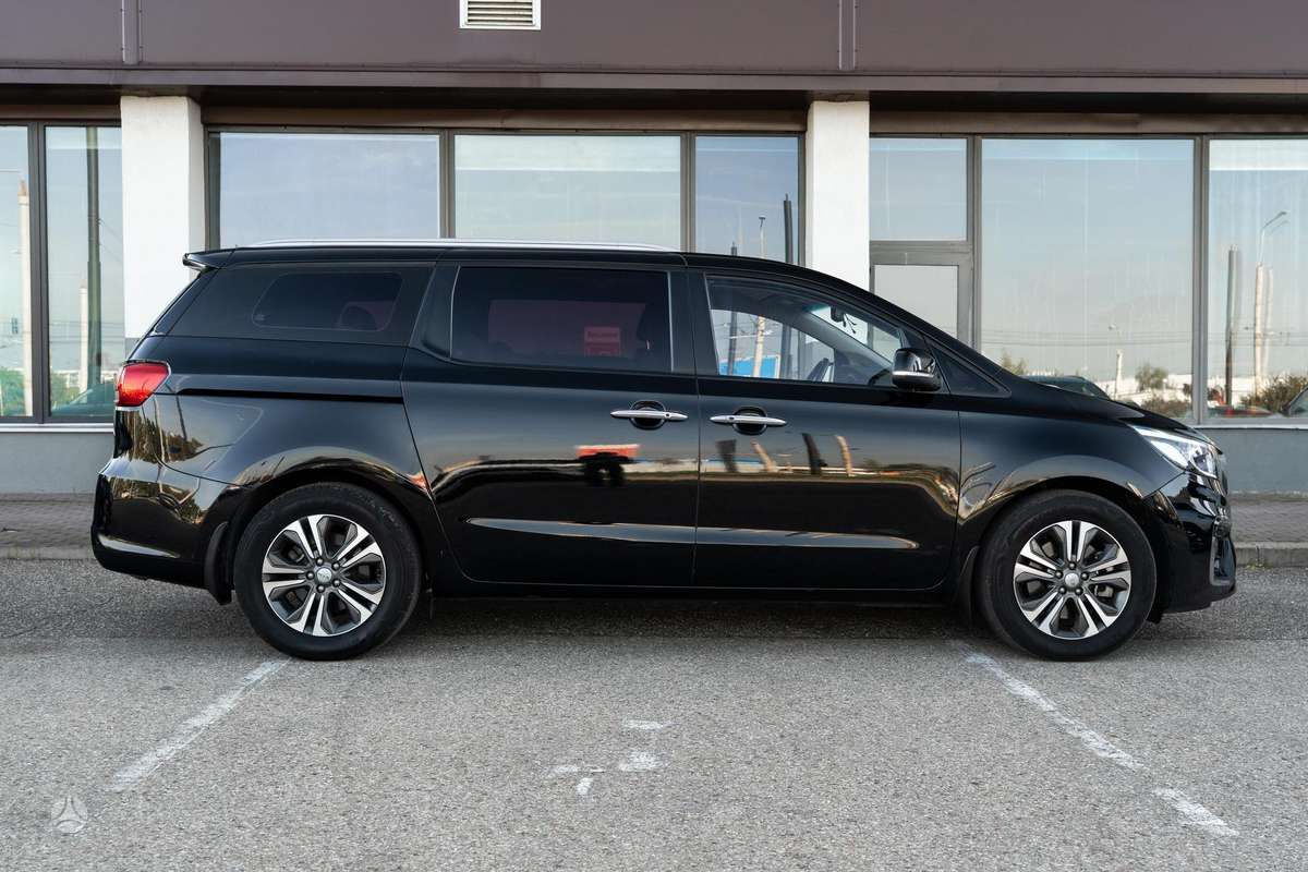 Kia Carnival, 2.2 l., Минивэн