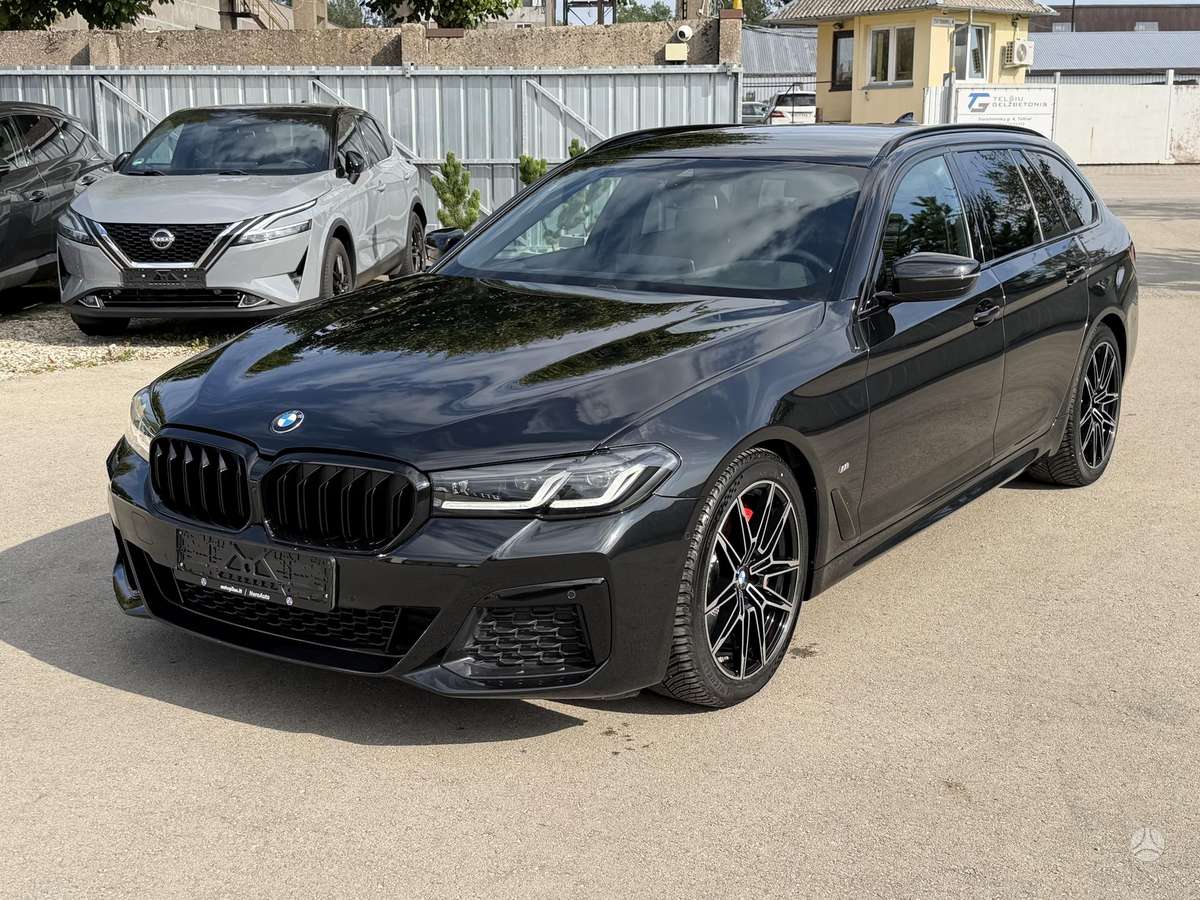 BMW 530, universalas