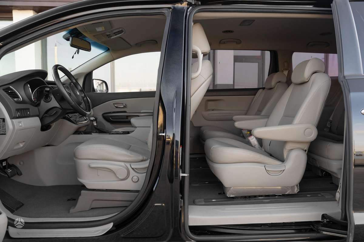 Kia Carnival, 2.2 l., Минивэн