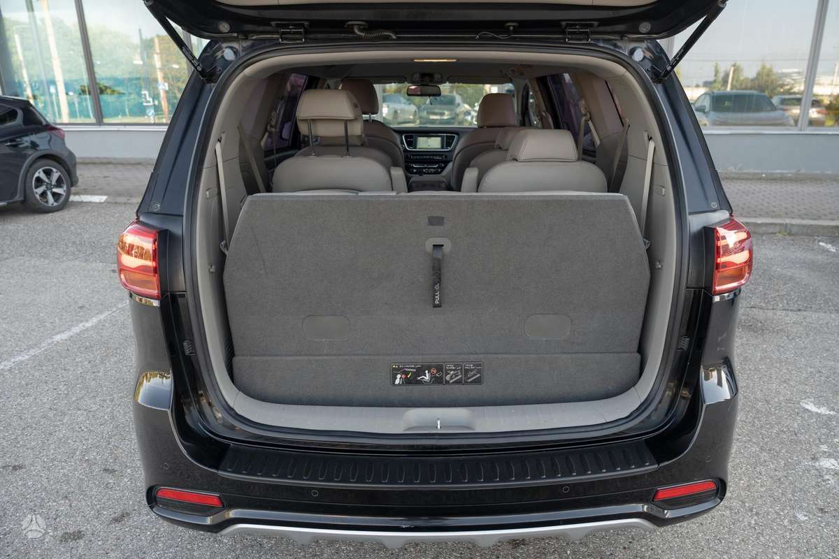 Kia Carnival, 2.2 l., Минивэн