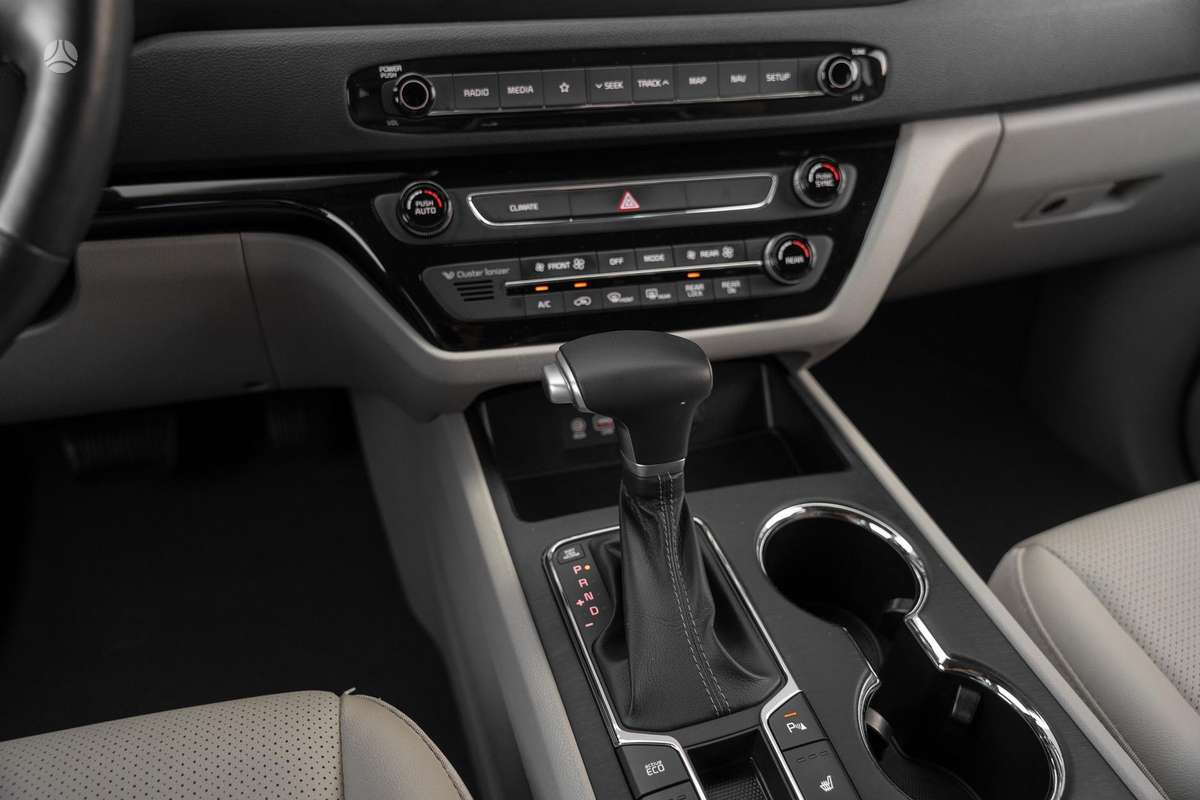 Kia Carnival, 2.2 l., Минивэн