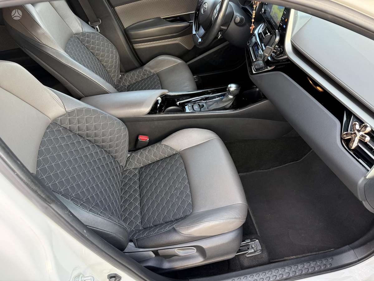 Toyota C-HR - 12