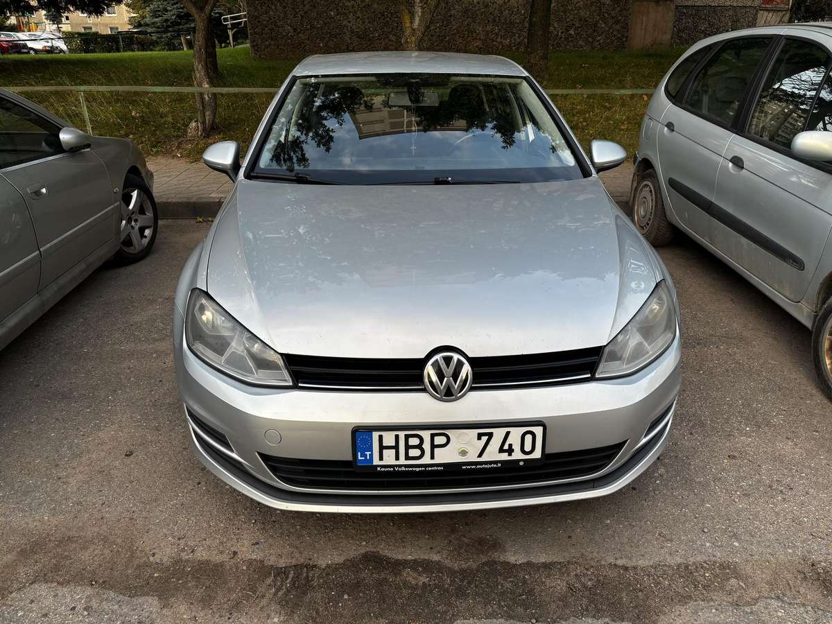 Volkswagen Golf - 2