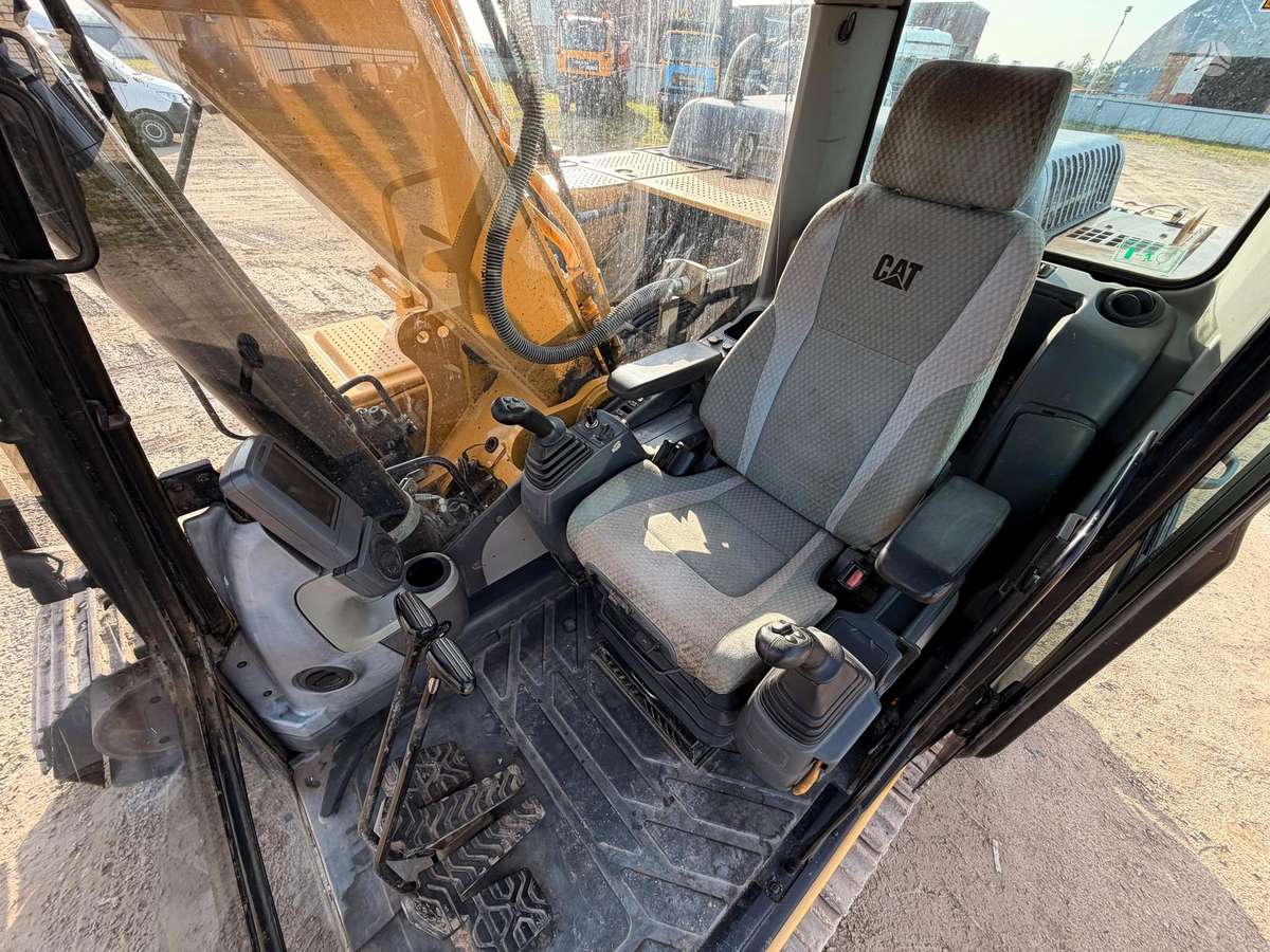 Caterpillar 315 DL , 18500 kg, экскаваторы