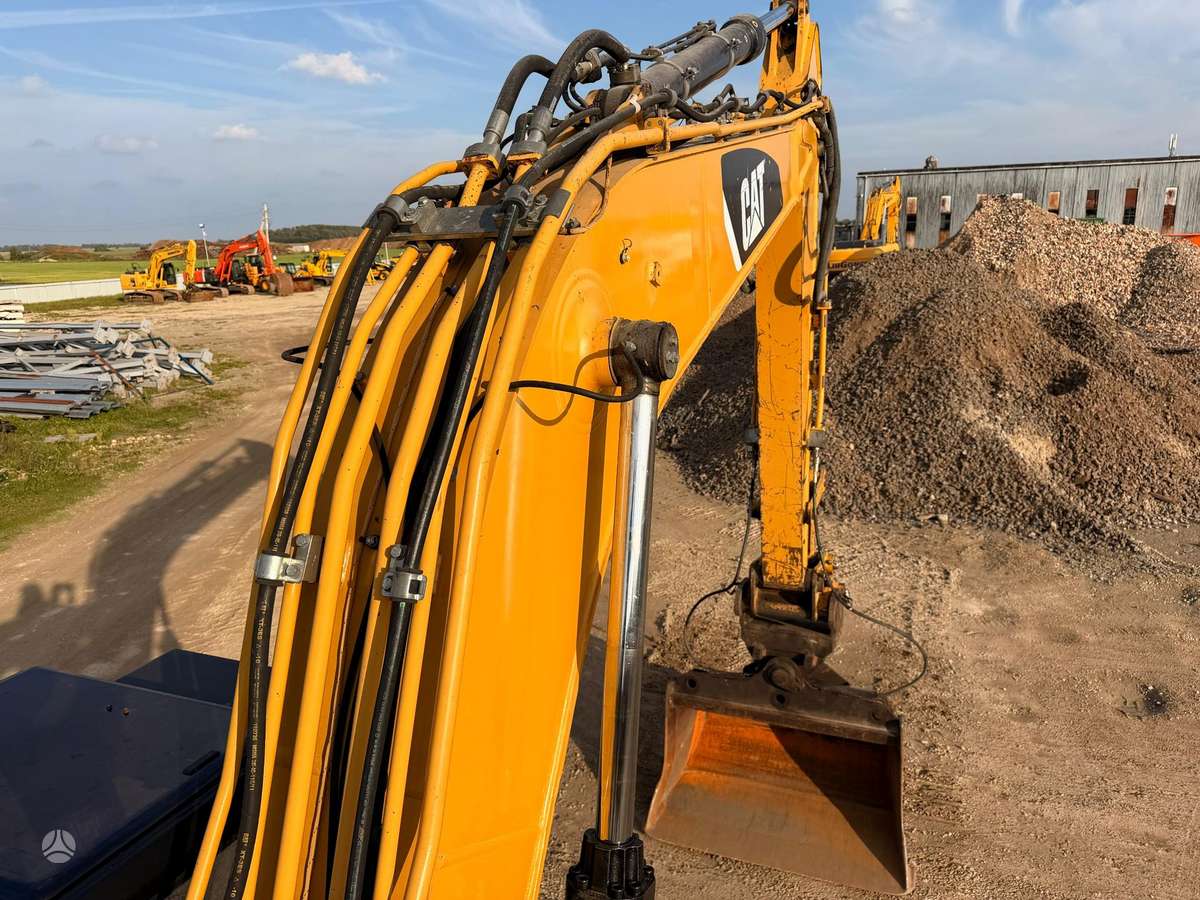 Caterpillar 315 DL , 18500 kg, экскаваторы