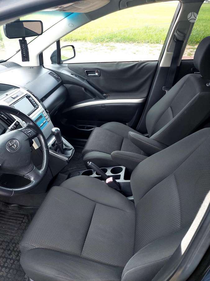 Toyota Corolla Verso - 10