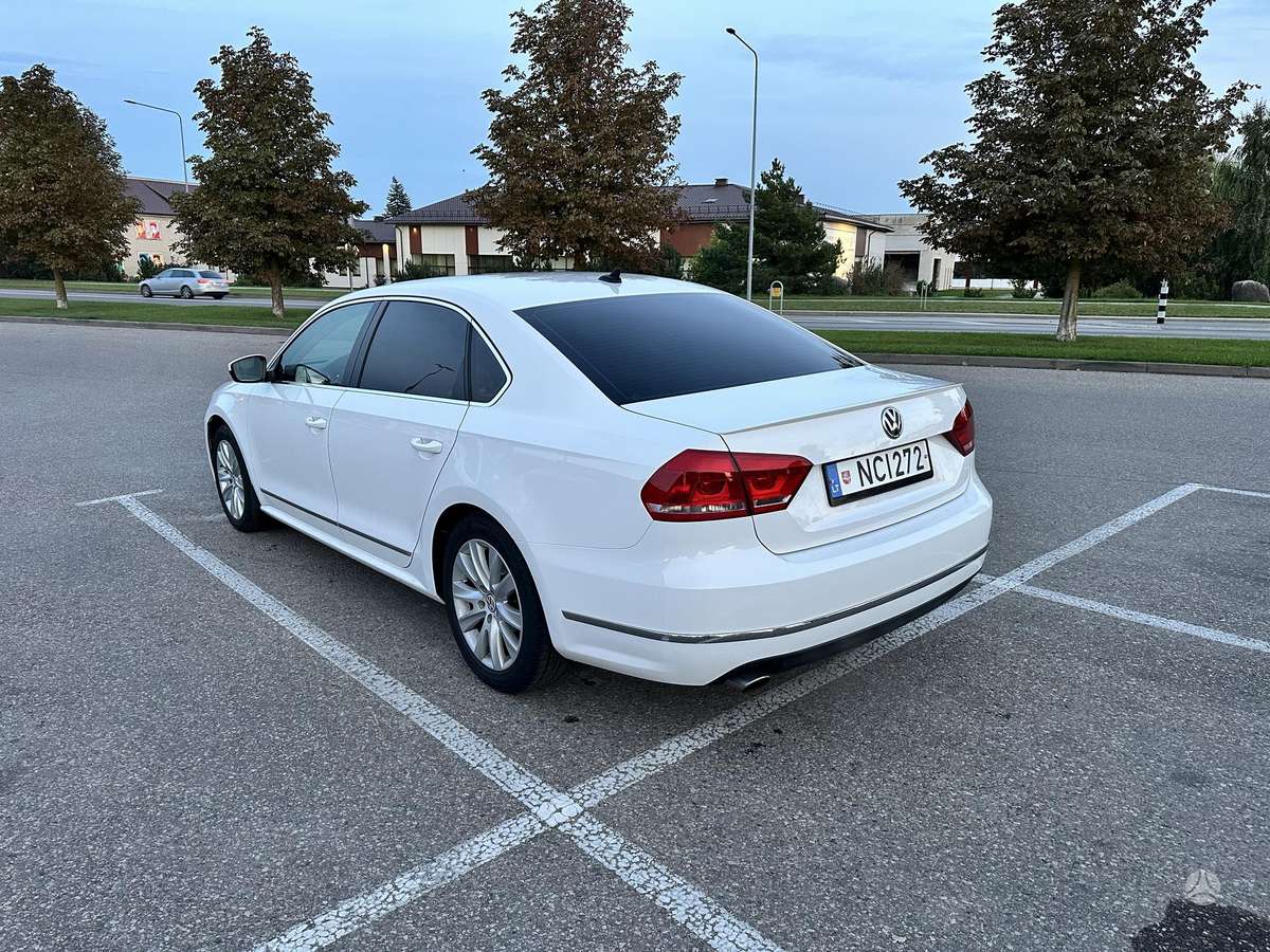 Volkswagen Passat - 4