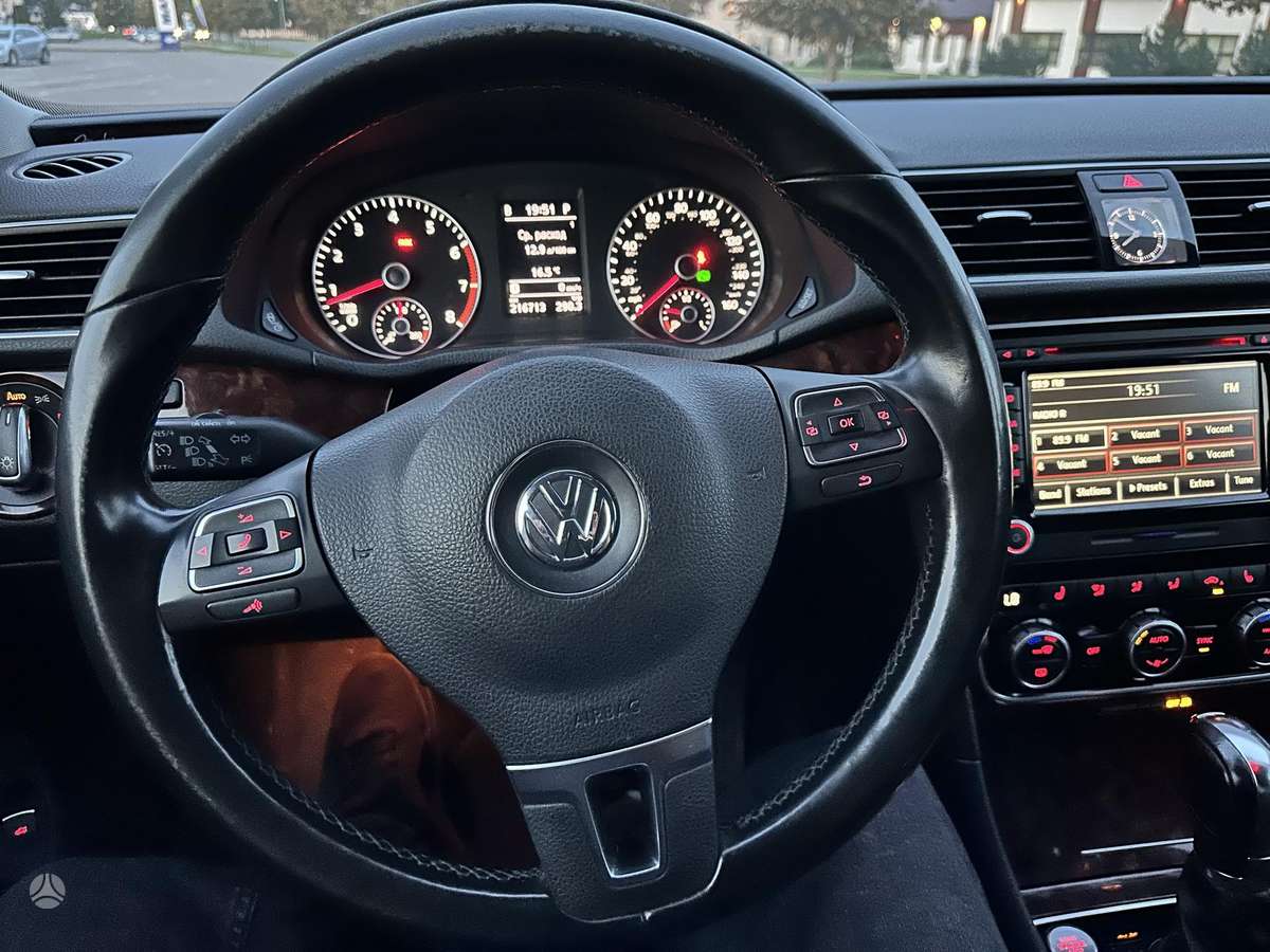 Volkswagen Passat - 7