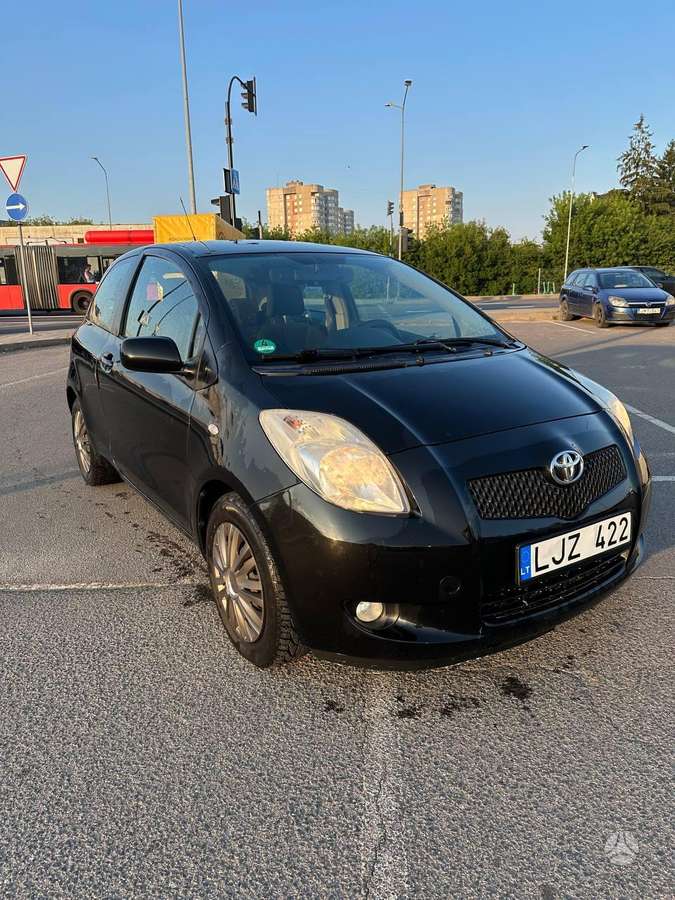 Toyota Yaris - 4