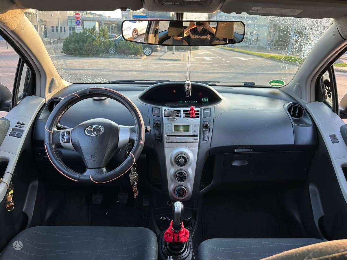 Toyota Yaris - 5