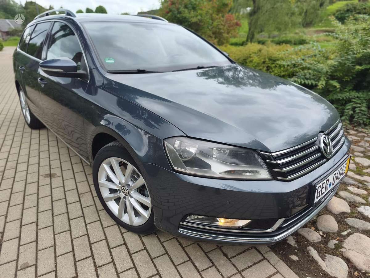 Volkswagen Passat - 1
