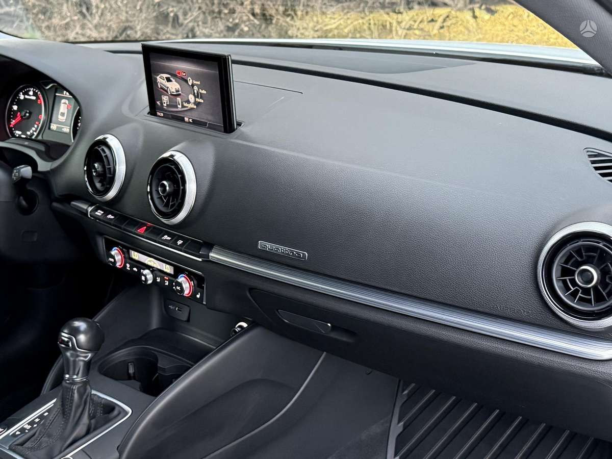 Audi A3, 2.0 l., saloon / sedan