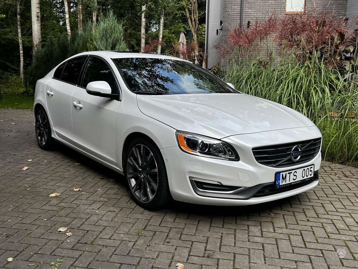 Volvo S60 - 1