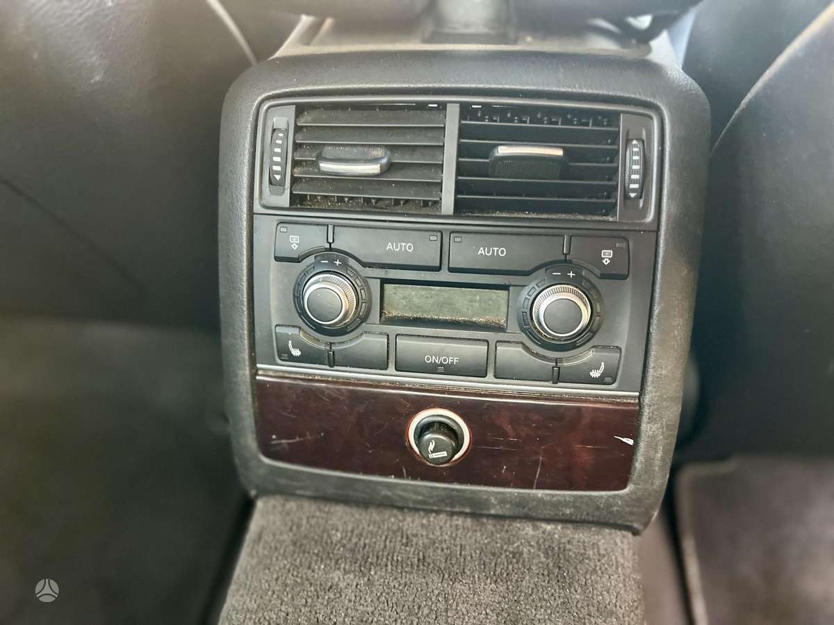 Audi A8, 3.0 l., Седан