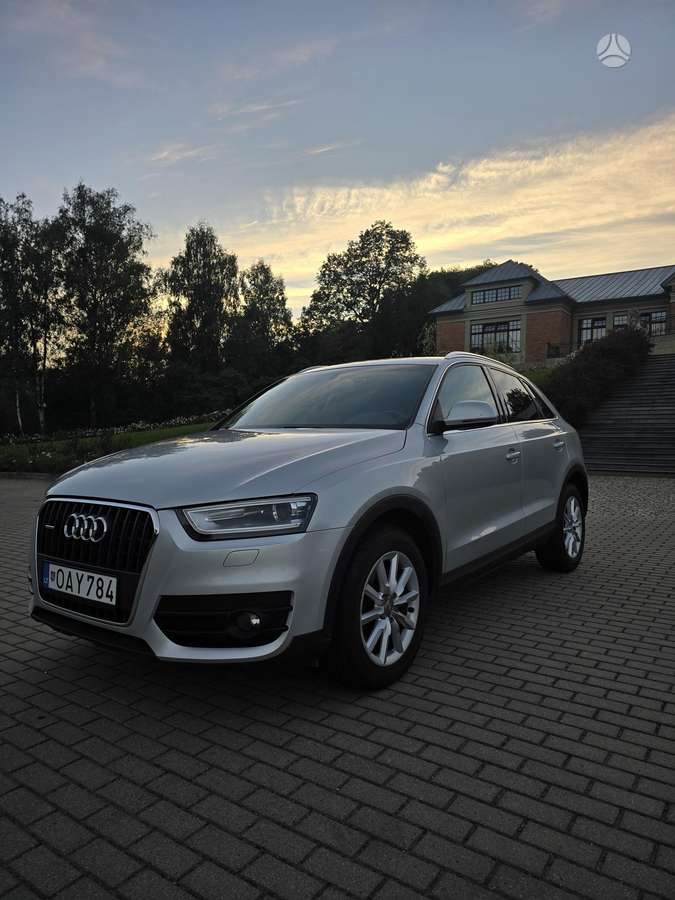 Audi Q3, 2.0 l., off-road / crossover
