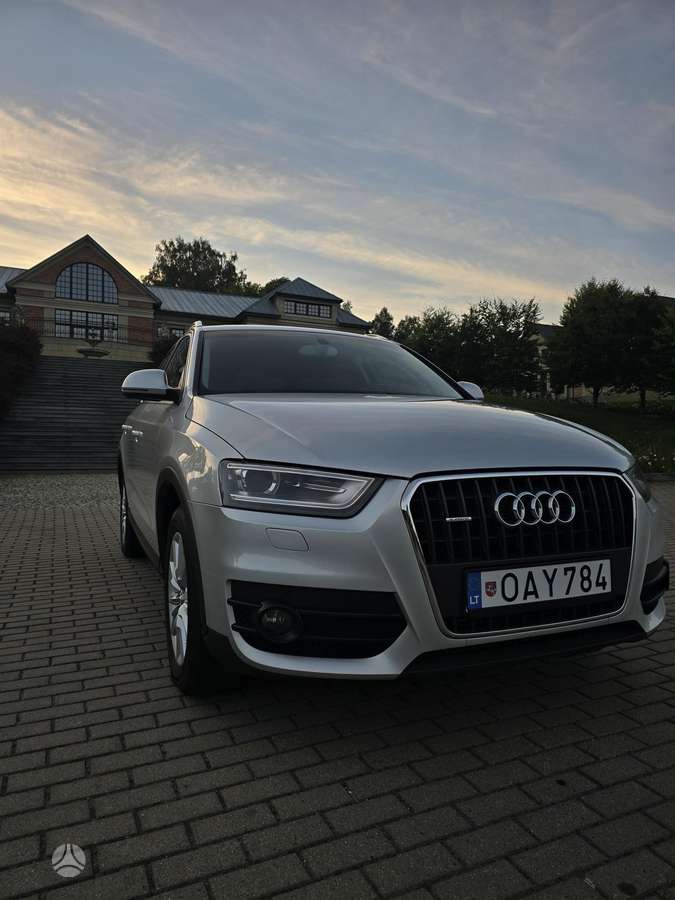 Audi Q3, 2.0 l., off-road / crossover