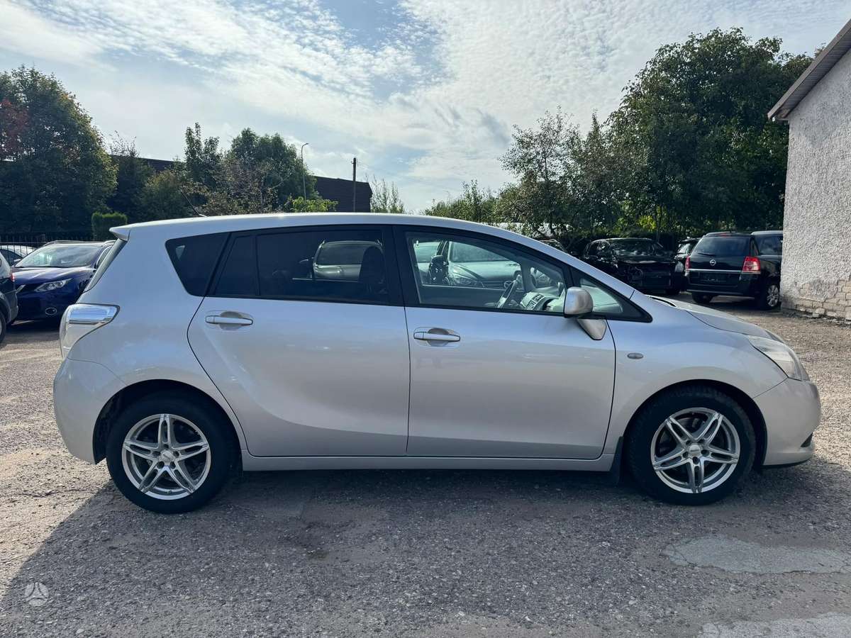 Toyota Verso - 4