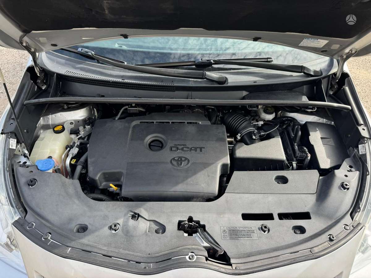 Toyota Verso, 2.2 l., Минивэн