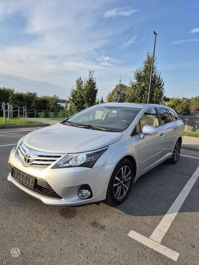 Toyota Avensis - 1