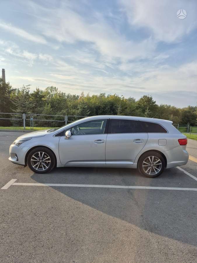 Toyota Avensis - 2