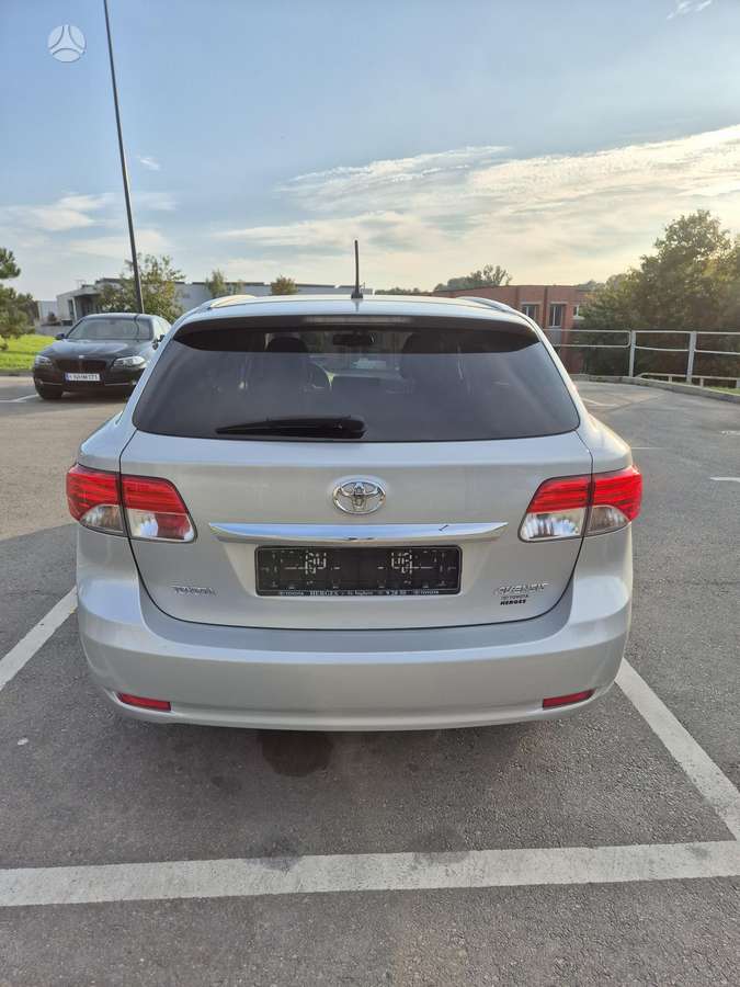 Toyota Avensis - 4