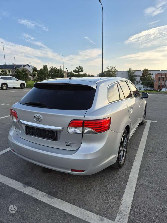 Toyota Avensis - 5