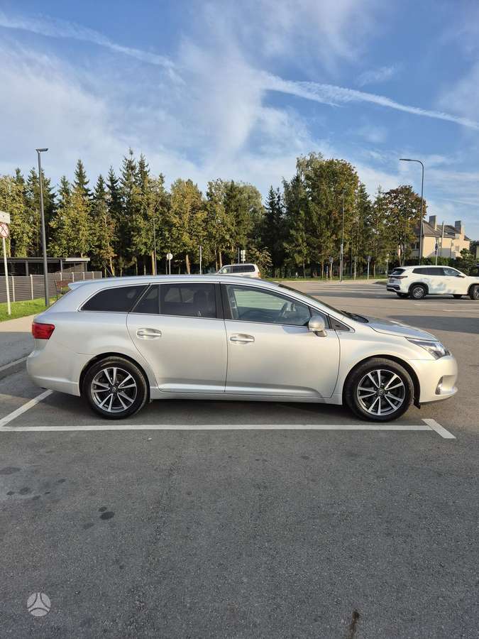 Toyota Avensis - 6