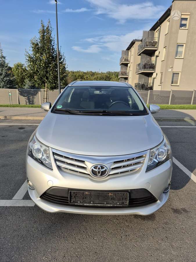 Toyota Avensis - 8