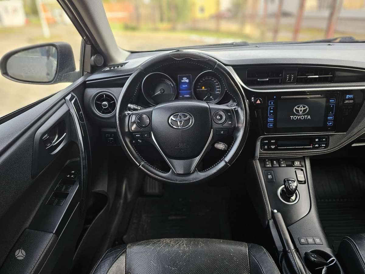 Toyota Auris - 12